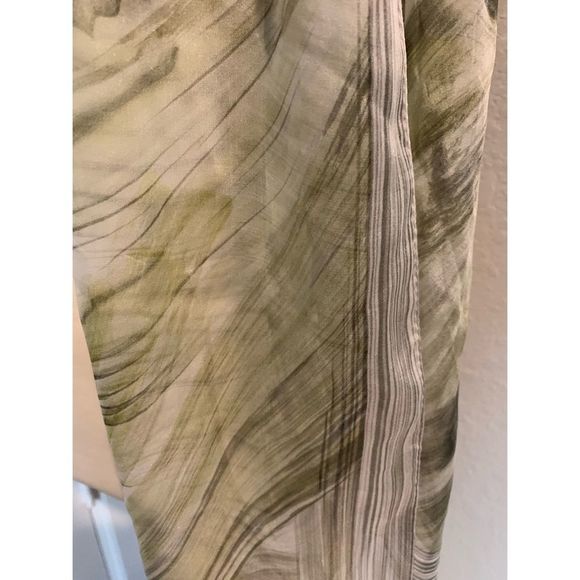 Armani Collezioni Green White Print Silk Scarf NWT - Picture 6 of 7
